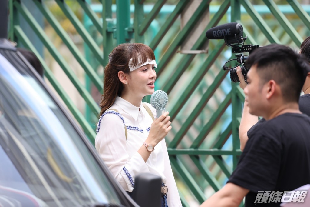 見到Asha就知現場有幾熱。